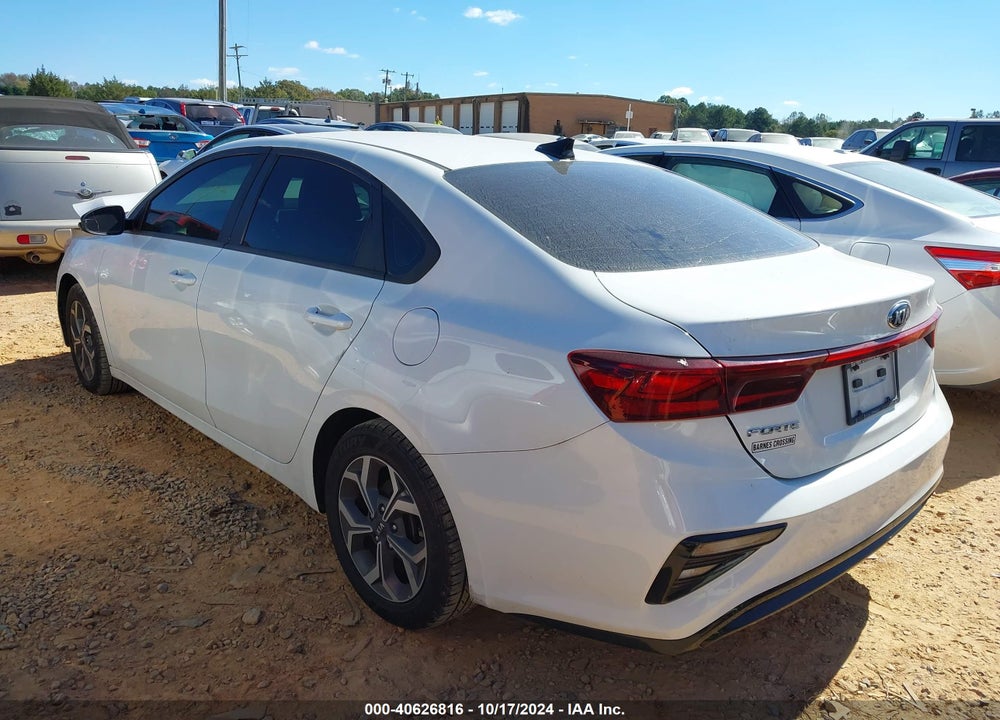 2019 KIA FORTE LXS VIN: 3KPF24AD0KE090385