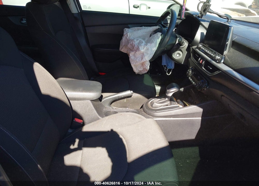 2019 KIA FORTE LXS VIN: 3KPF24AD0KE090385