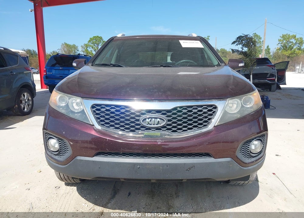 2011 KIA SORENTO LX V6 VIN: 5XYKT4A21BG119616