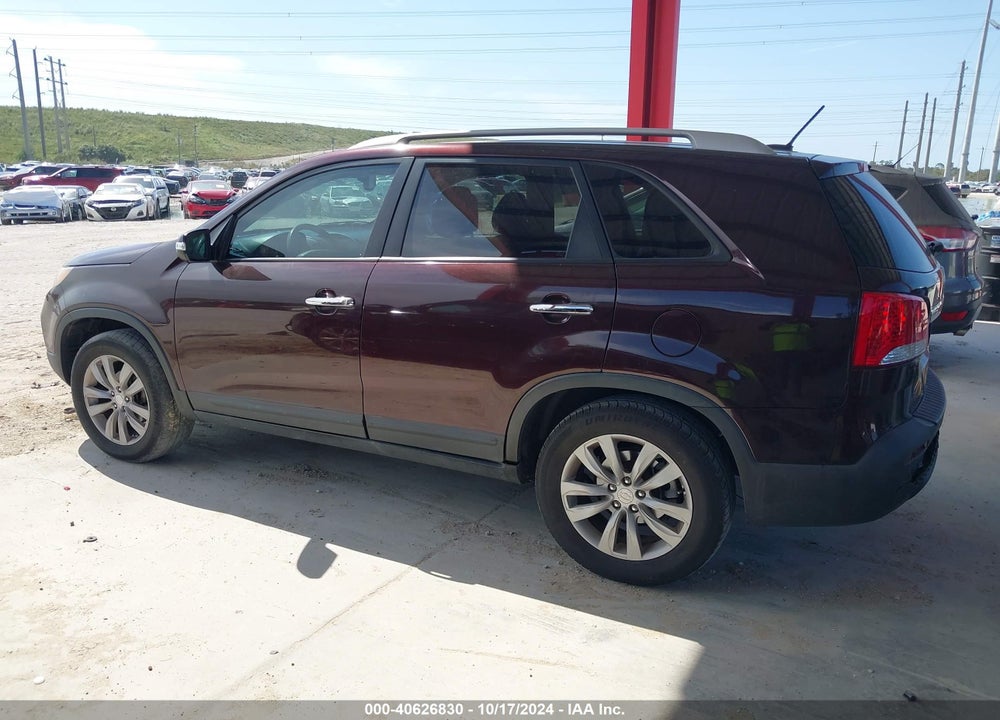 2011 KIA SORENTO LX V6 VIN: 5XYKT4A21BG119616