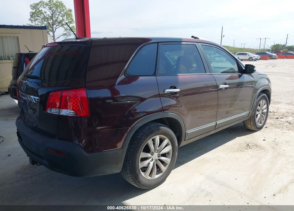 2011 KIA SORENTO LX V6 VIN: 5XYKT4A21BG119616