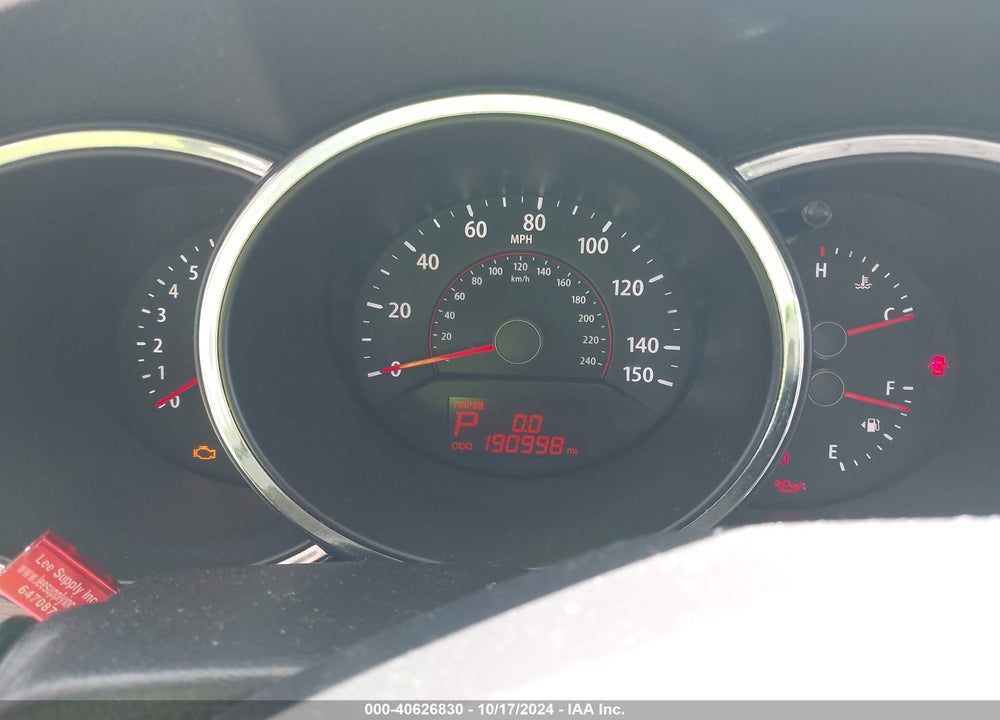 2011 KIA SORENTO LX V6 VIN: 5XYKT4A21BG119616