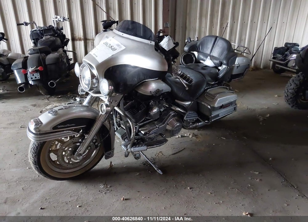 2003 HARLEY-DAVIDSON FLHTCUI ANNIVERSARY VIN: 1HD1FCW433Y625835