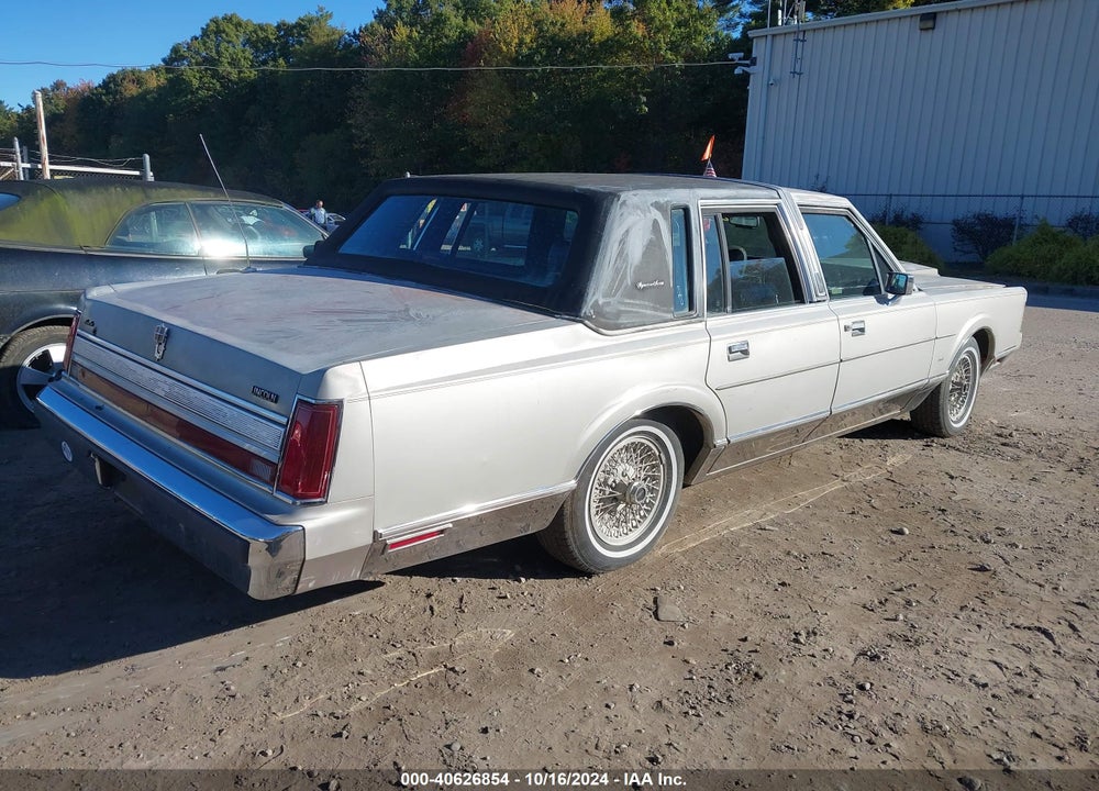 1989 LINCOLN TOWN CAR SIGNATURE VIN: 1LNBM82F2KY643253