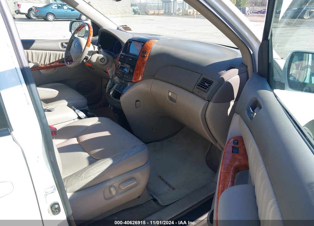 2008 TOYOTA SIENNA LIMITED VIN: 5TDBK22C28S010009