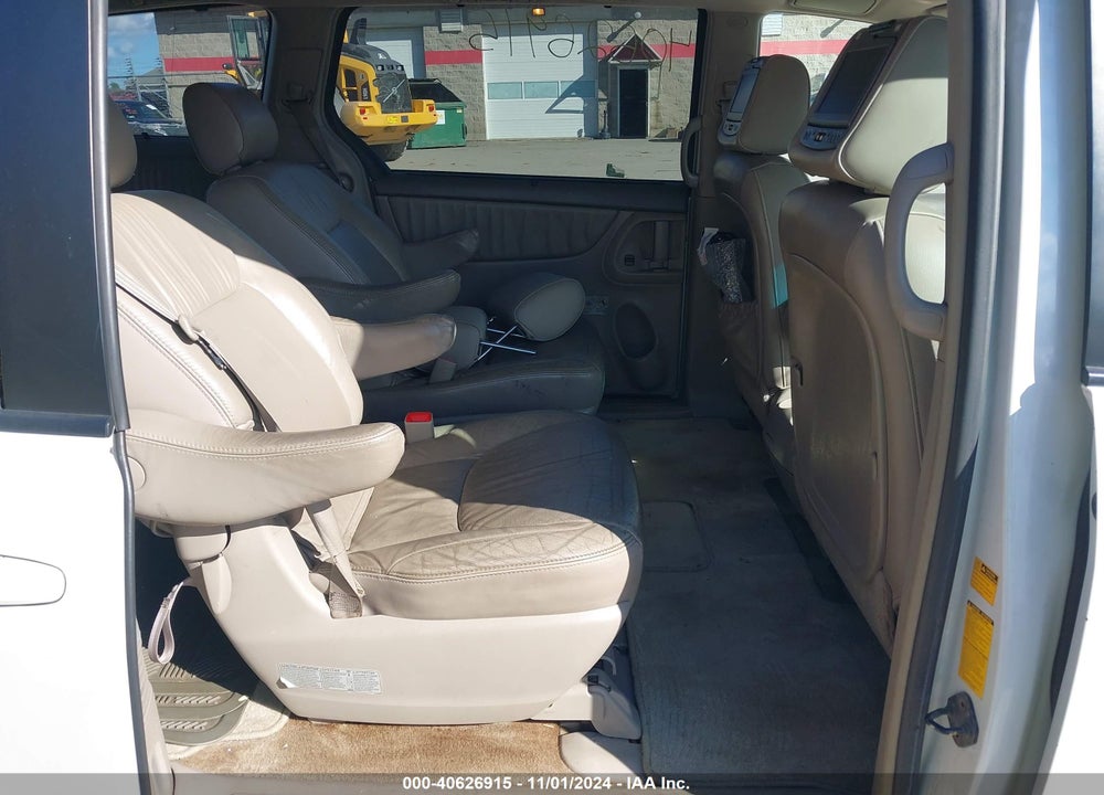 2008 TOYOTA SIENNA LIMITED VIN: 5TDBK22C28S010009