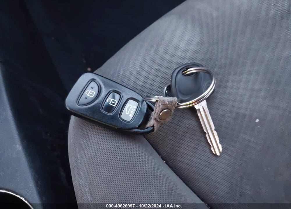 2013 HYUNDAI ELANTRA GLS VIN: KMHDH4AE5DU600325
