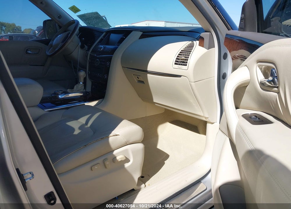 2012 INFINITI QX56 VIN: JN8AZ2NC8C9318008
