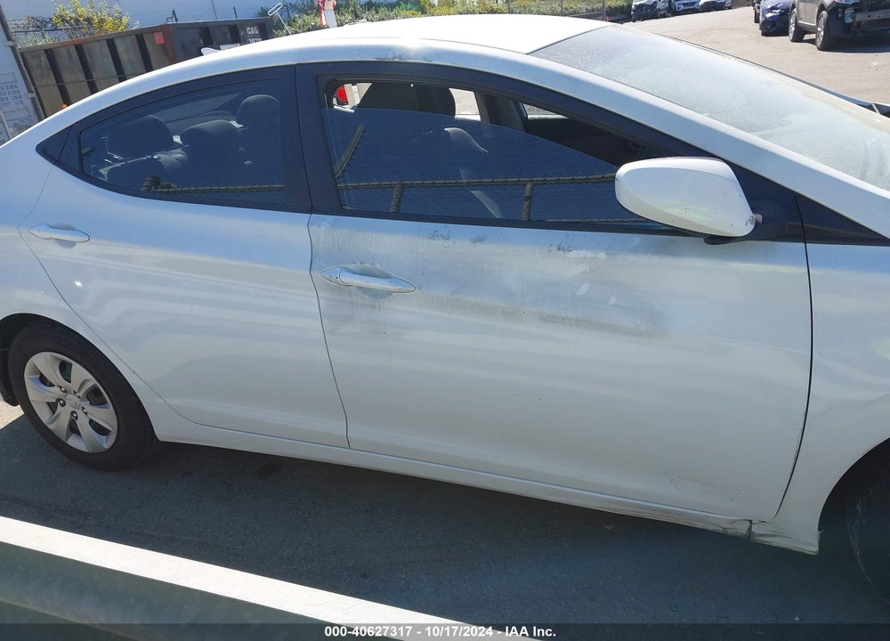 2016 HYUNDAI ELANTRA SE VIN: 5NPDH4AE3GH671607