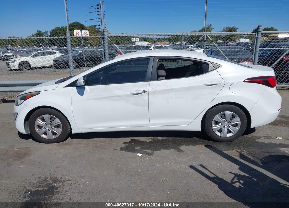 2016 HYUNDAI ELANTRA SE VIN: 5NPDH4AE3GH671607
