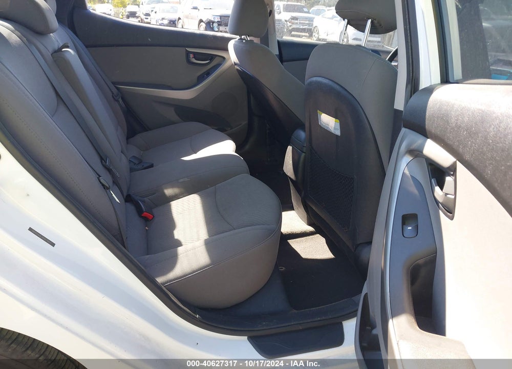 2016 HYUNDAI ELANTRA SE VIN: 5NPDH4AE3GH671607