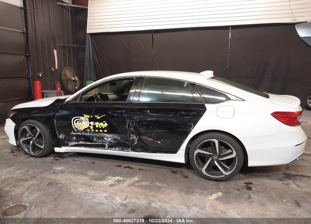 2018 HONDA ACCORD VIN: 1HGCV1F33JA095222