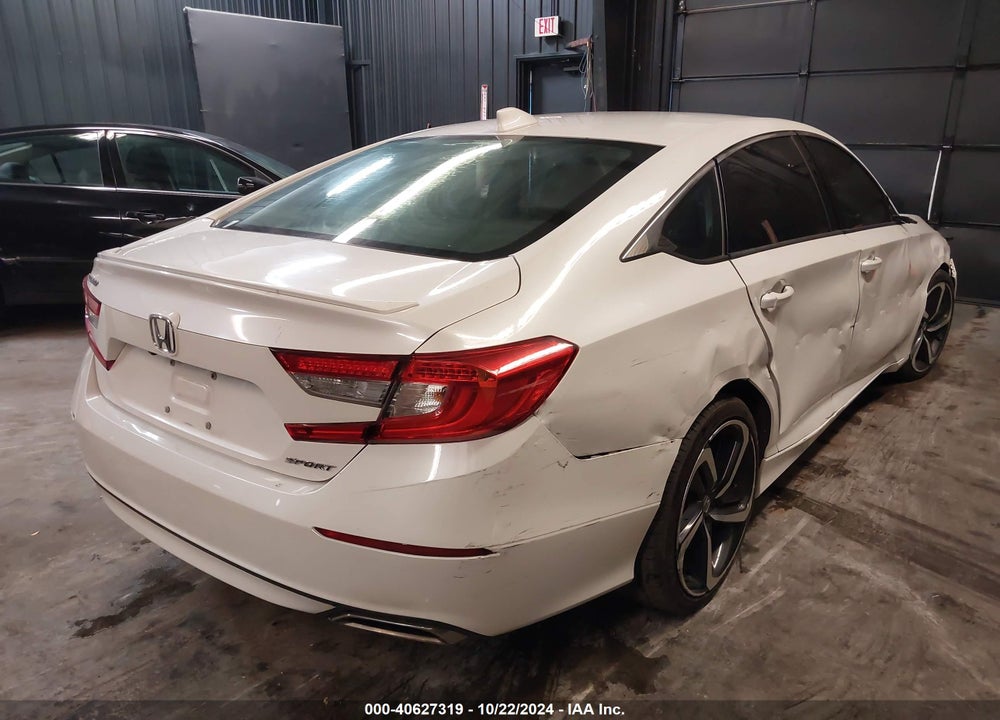 2018 HONDA ACCORD VIN: 1HGCV1F33JA095222