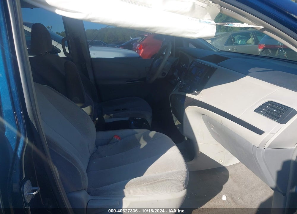 2011 TOYOTA SIENNA LE V6 VIN: 5TDKK3DC5BS033066