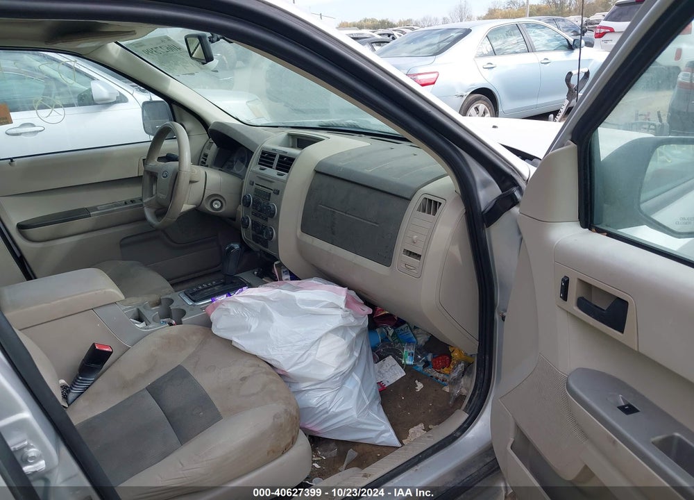 2008 FORD ESCAPE XLT VIN: 1FMCU93138KD32195