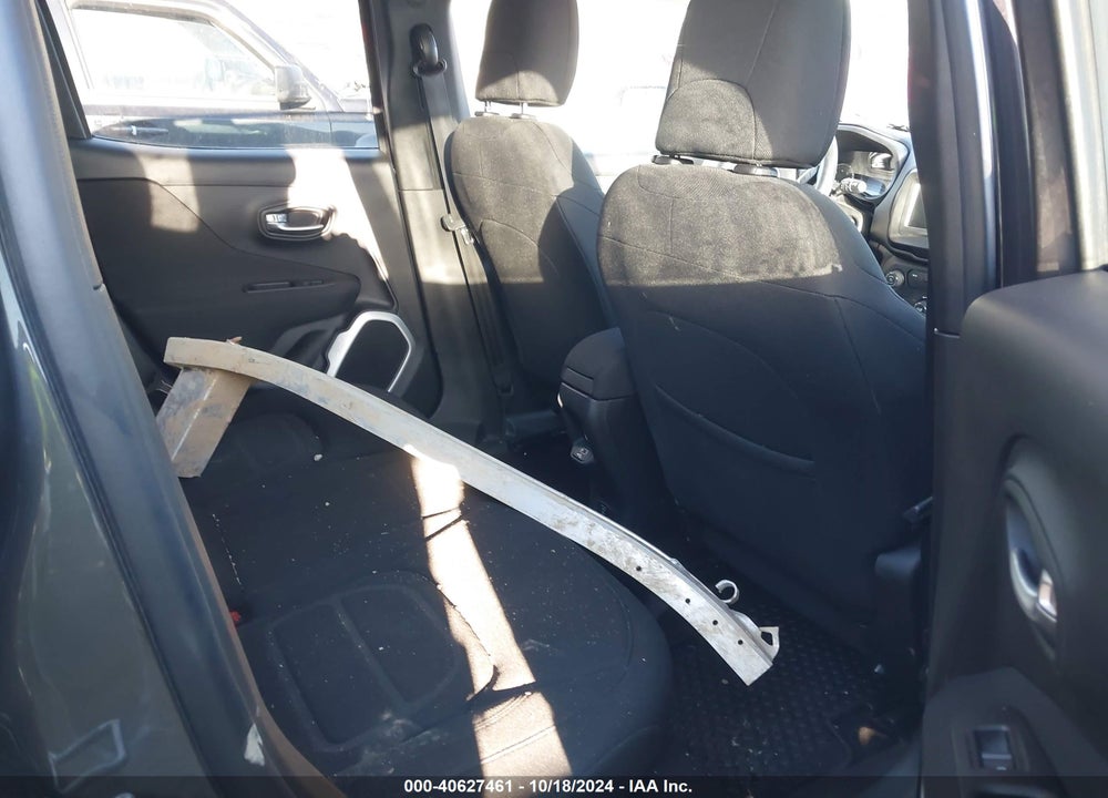 2018 JEEP RENEGADE LATITUDE 4X4 VIN: ZACCJBBB8JPH53680