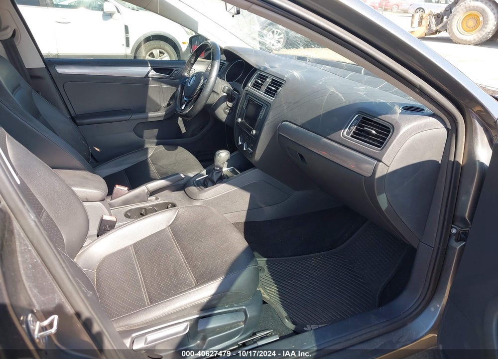 2018 VOLKSWAGEN JETTA 1.4T SE/1.4T WOLFSBURG EDITION VIN: 3VWDB7AJ8JM233261