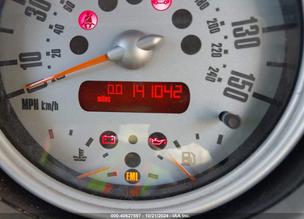 2003 MINI COOPER S VIN: WMWRE33473TD63083