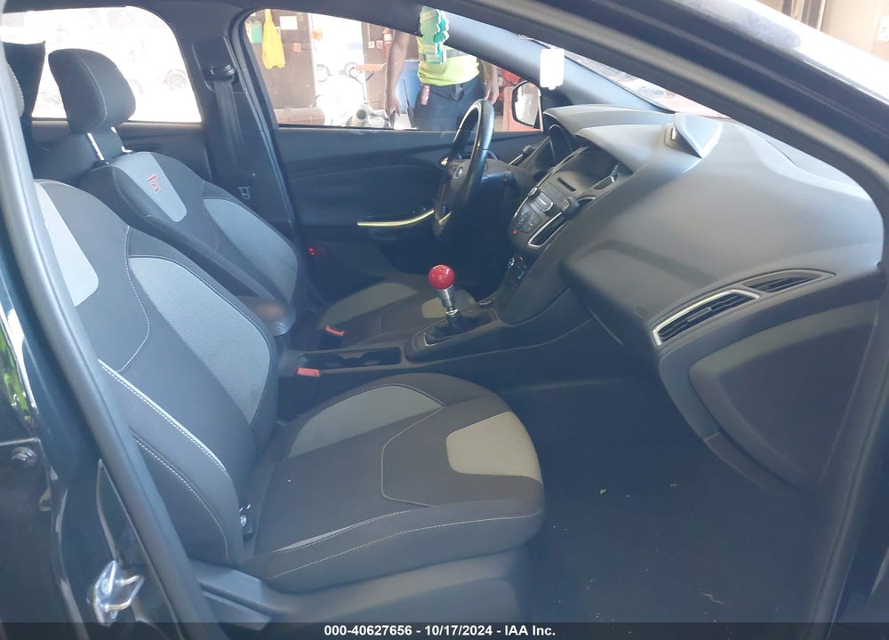 2015 FORD FOCUS ST VIN: 1FADP3L97FL291571