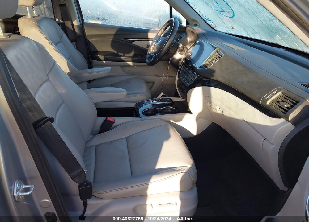 2021 HONDA PILOT AWD TOURING 7 PASSENGER VIN: 5FNYF6H61MB075326