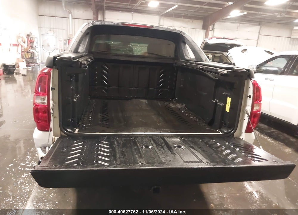 2011 CHEVROLET AVALANCHE 1500 LT1 VIN: 3GNTKFE36BG191412