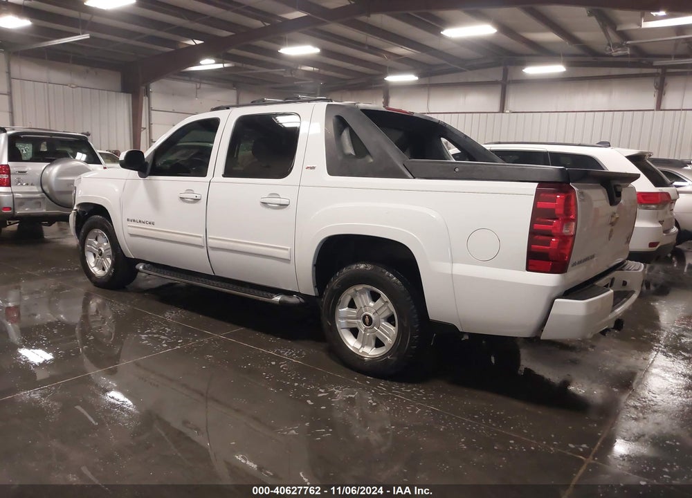 2011 CHEVROLET AVALANCHE 1500 LT1 VIN: 3GNTKFE36BG191412
