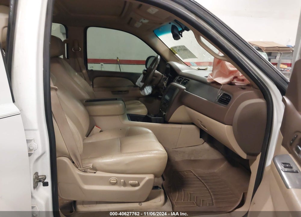 2011 CHEVROLET AVALANCHE 1500 LT1 VIN: 3GNTKFE36BG191412