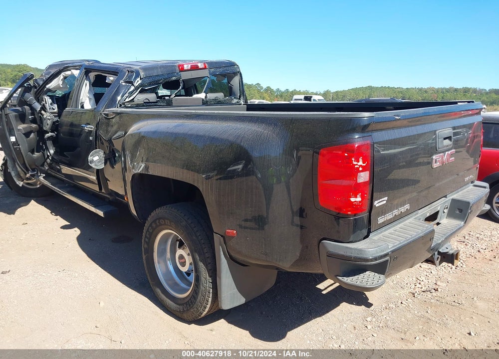 2015 GMC SIERRA 3500HD DENALI VIN: 1GT424E87FF524401