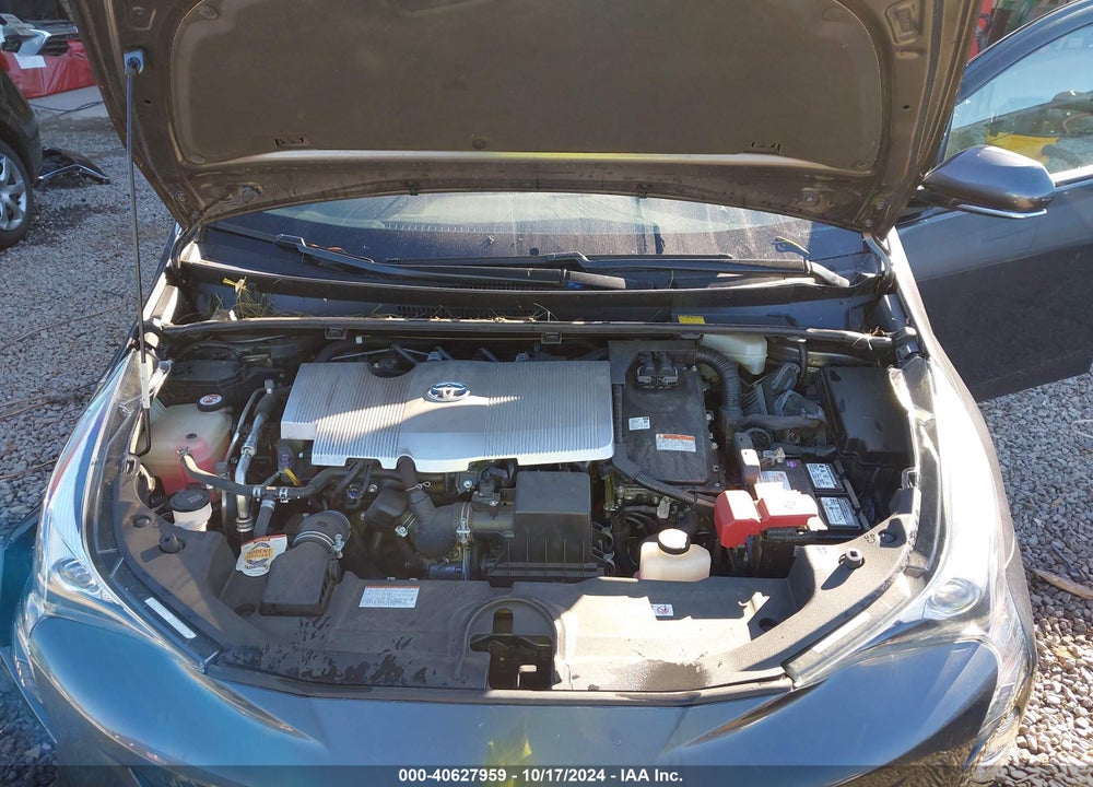 2018 TOYOTA PRIUS THREE TOURING VIN: JTDKARFU3J3552421