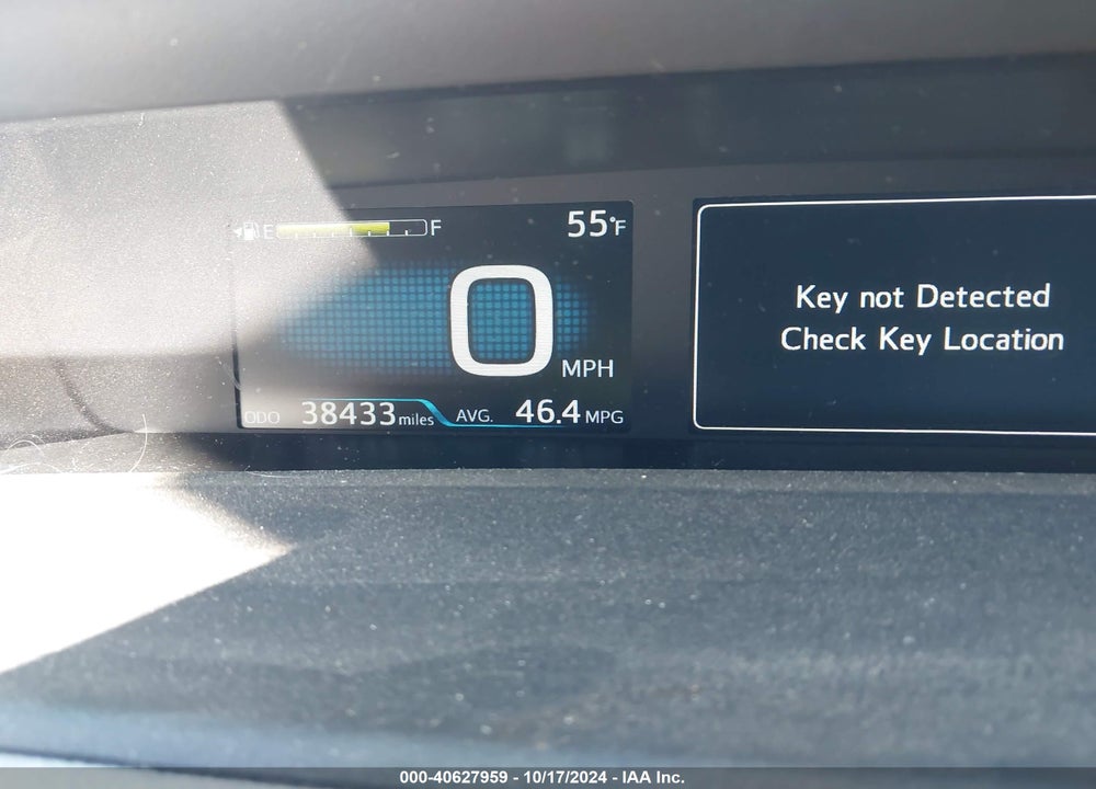 2018 TOYOTA PRIUS THREE TOURING VIN: JTDKARFU3J3552421
