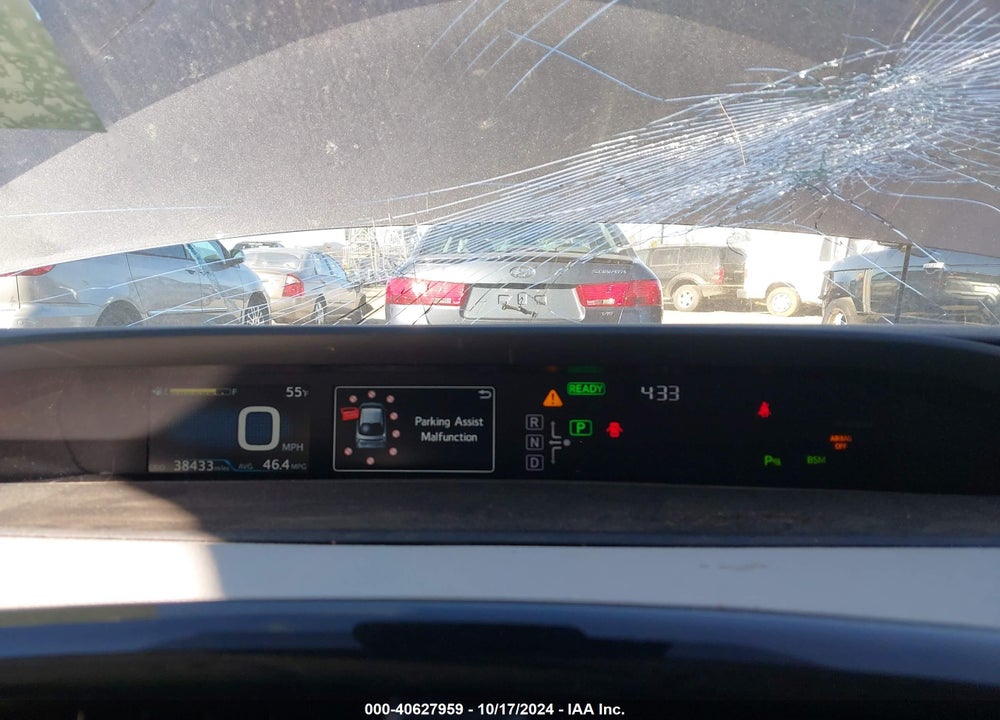 2018 TOYOTA PRIUS THREE TOURING VIN: JTDKARFU3J3552421