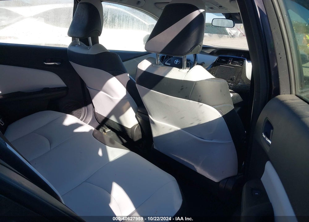 2018 TOYOTA PRIUS THREE TOURING VIN: JTDKARFU3J3552421