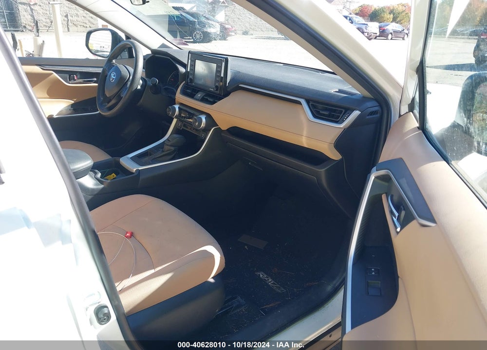 2021 TOYOTA RAV4 XLE VIN: 2T3W1RFV7MC118418