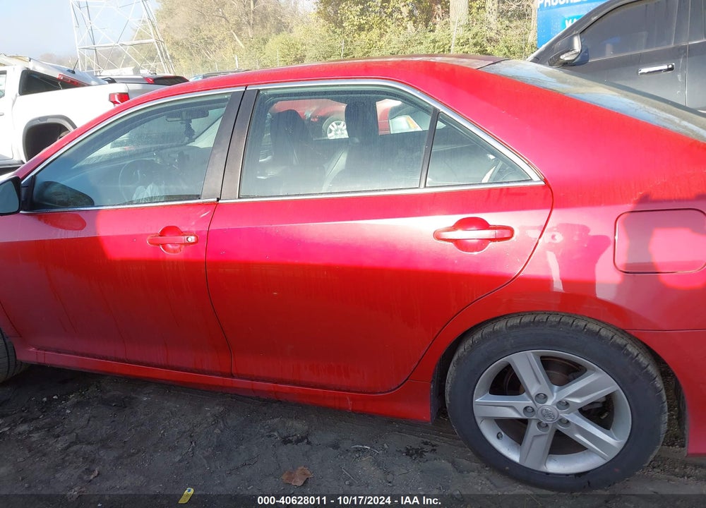2014 TOYOTA CAMRY SE VIN: 4T1BF1FK6EU842357