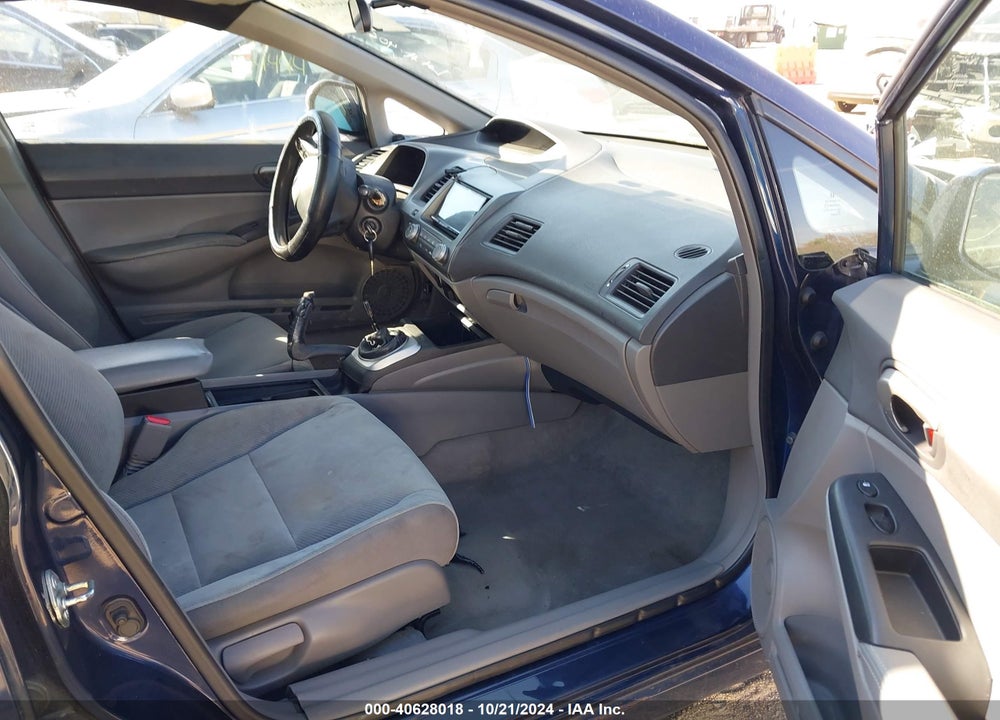 2010 HONDA CIVIC LX VIN: 2HGFA1E52AH514013