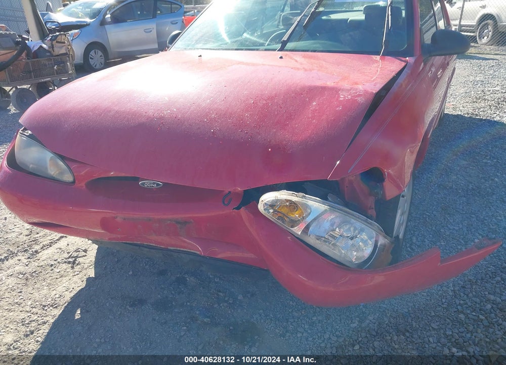 1999 FORD ESCORT SE VIN: 1FAFP13P0XW215198