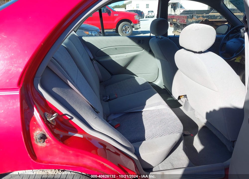 1999 FORD ESCORT SE VIN: 1FAFP13P0XW215198