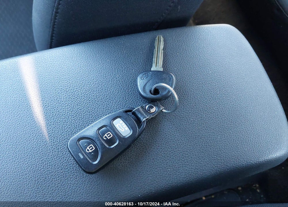 2019 HYUNDAI ELANTRA SE VIN: KMHD74LF6KU843177