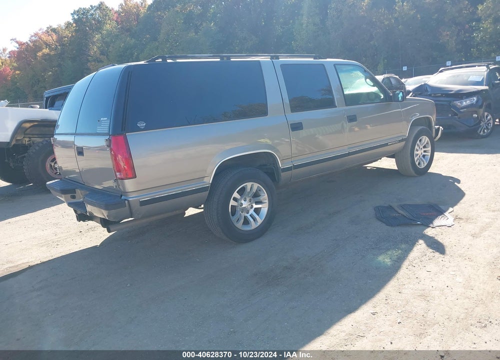 1999 GMC SUBURBAN 1500 SL VIN: 1GKFK16R6XJ779834