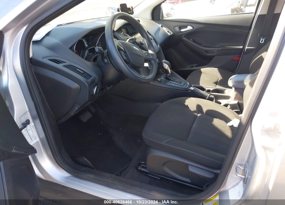 2018 FORD FOCUS SE VIN: 1FADP3K23JL273369