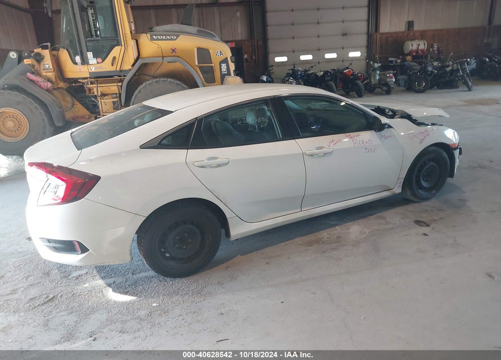 2018 HONDA CIVIC LX VIN: 2HGFC2F54JH581582