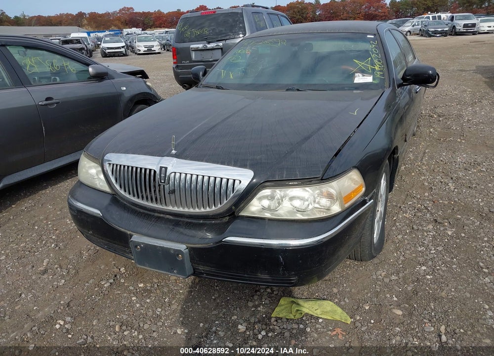 2010 LINCOLN TOWN CAR SIGNATURE LIMITED VIN: 2LNBL8CV9AX750467