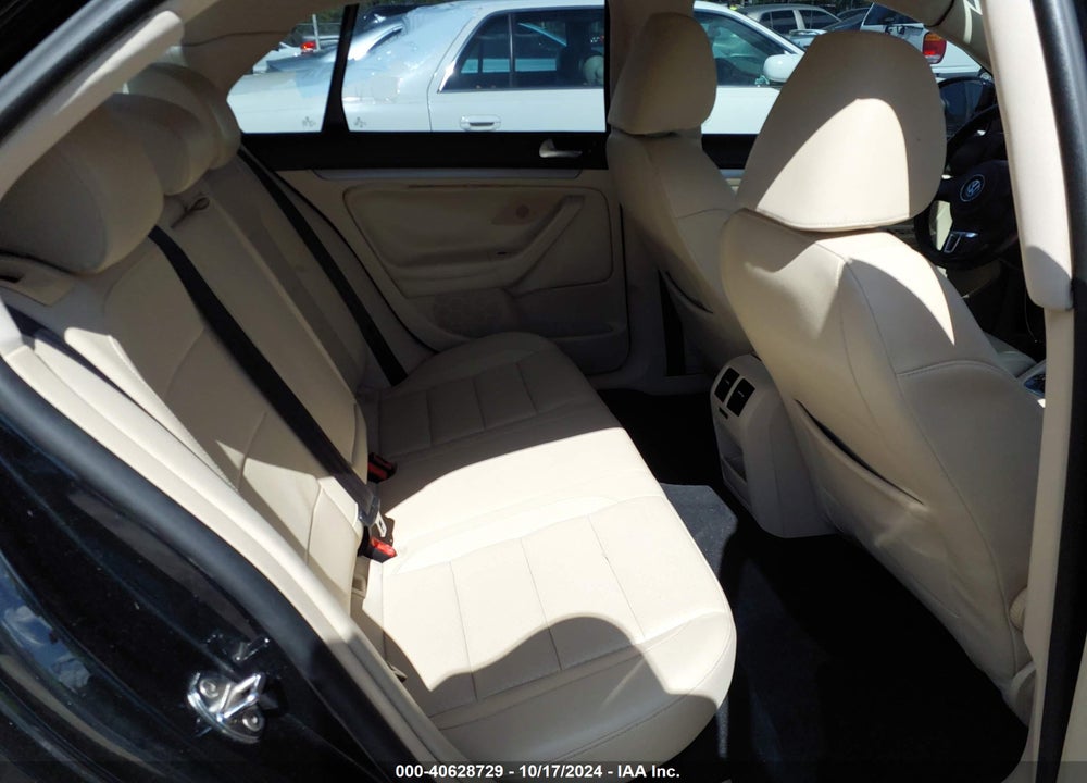 2010 VOLKSWAGEN JETTA LIMITED EDITION VIN: 3VWRX7AJ4AM135349
