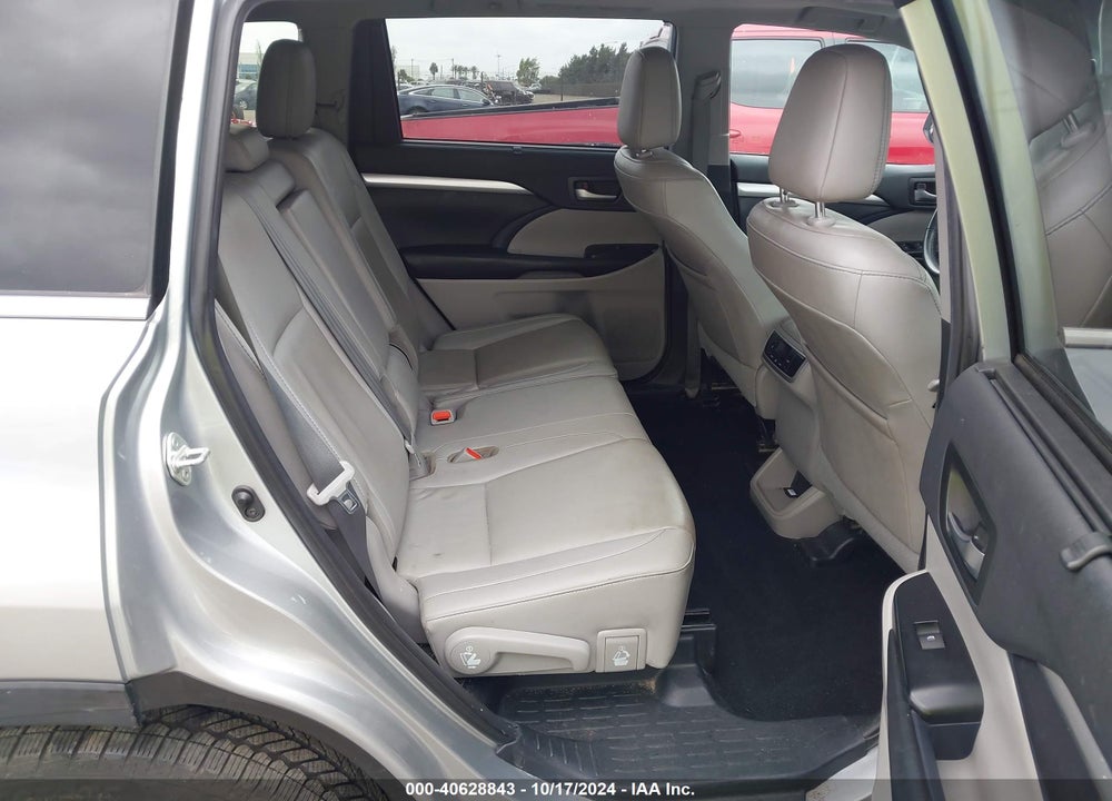 2019 TOYOTA HIGHLANDER XLE VIN: 5TDJZRFHXKS609169