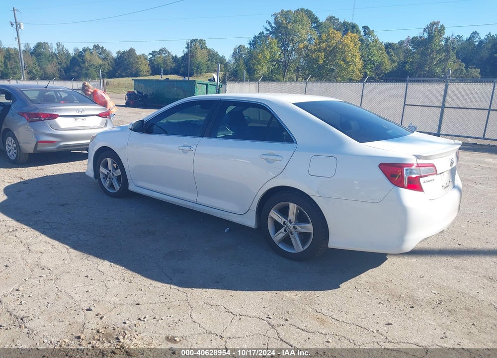 2014 TOYOTA CAMRY SE VIN: 4T1BF1FK2EU307462