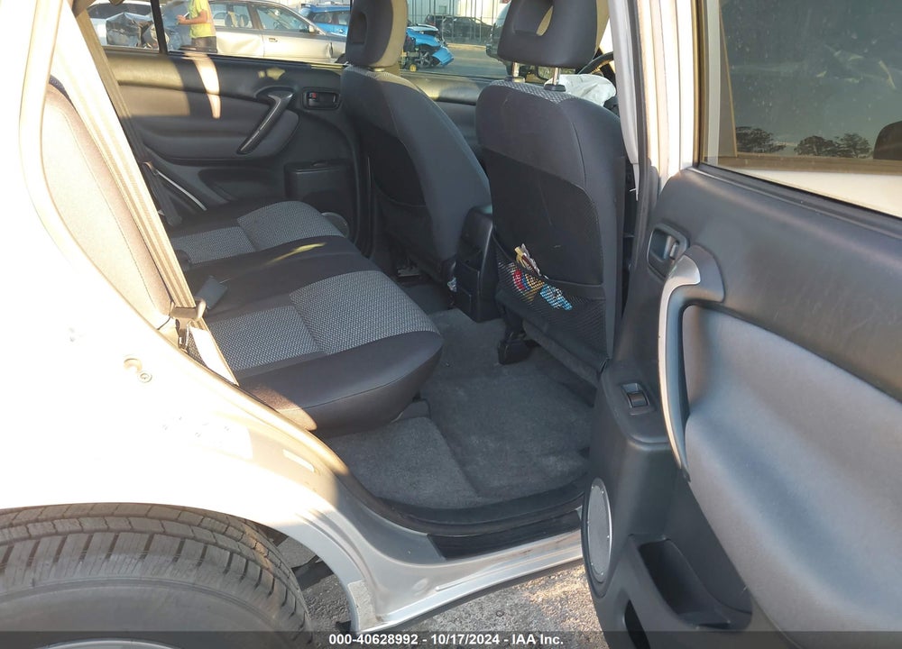 2004 TOYOTA RAV4 VIN: JTEGD20V240038180