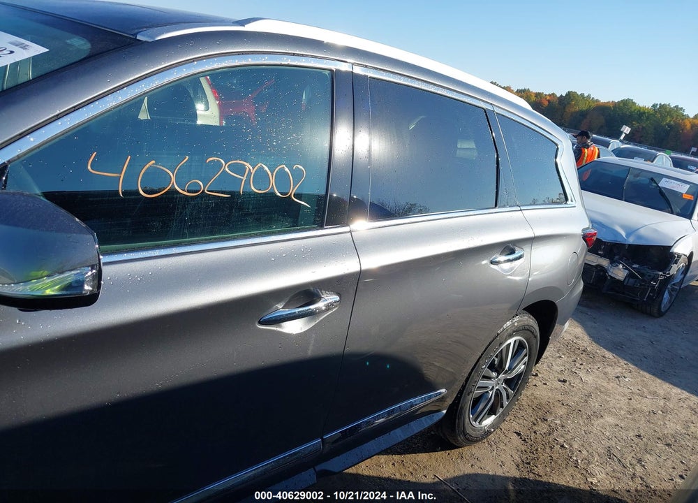 2018 INFINITI QX60 VIN: 5N1DL0MMXJC531045