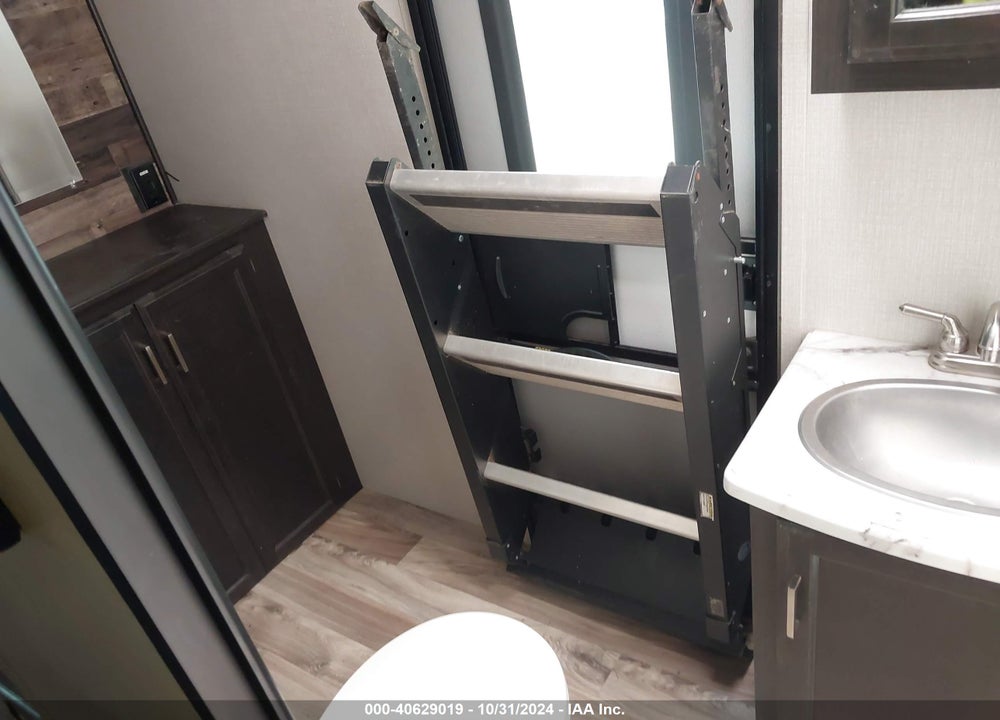 2021 VENTURE TRAVEL TRAILER VIN: 4EZT13426M8040385