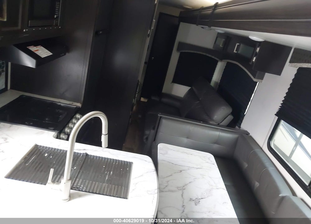 2021 VENTURE TRAVEL TRAILER VIN: 4EZT13426M8040385