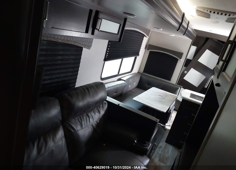 2021 VENTURE TRAVEL TRAILER VIN: 4EZT13426M8040385